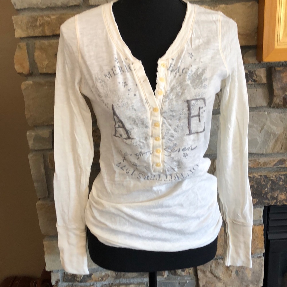 Sheer Cream AE long sleeve Tshirt 💐 S